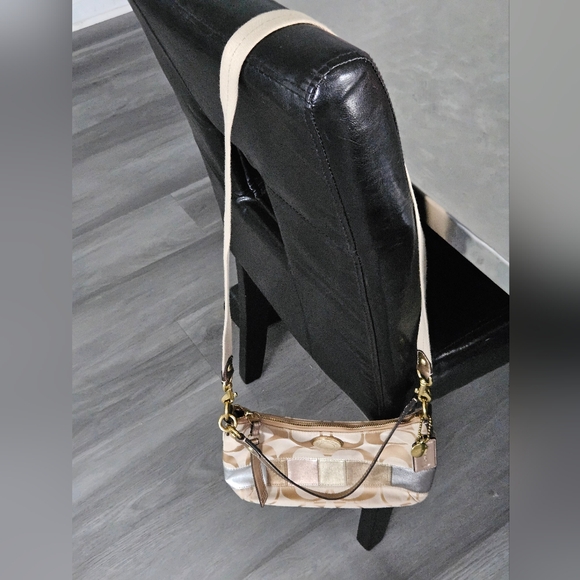 Rare Coach Signature C Canvas & Leather Patent Hobo Shoulder Crossbody Purse - Picture 2 of 7